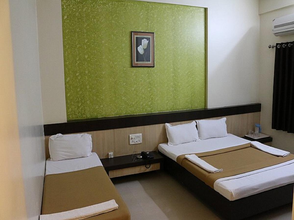 Hotel Shri Krishna Shirdi Exterior photo